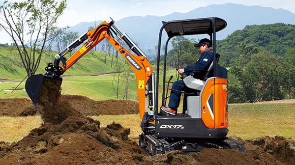 17小型挖掘機